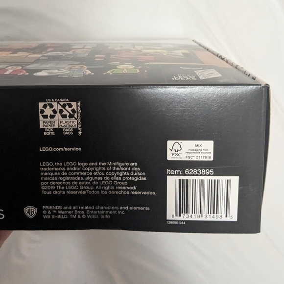 NIB Central Park Friends Lego Set - Picture 11 of 11